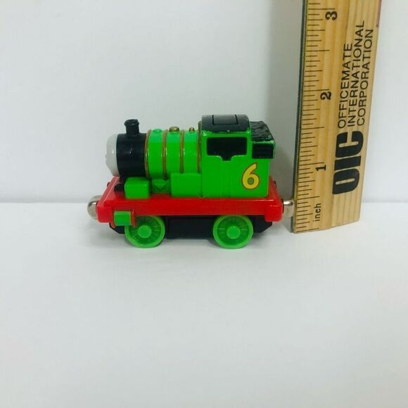 2009 thomas and friends percy magnetic diecast train green number 6 - Picture 5 of 6